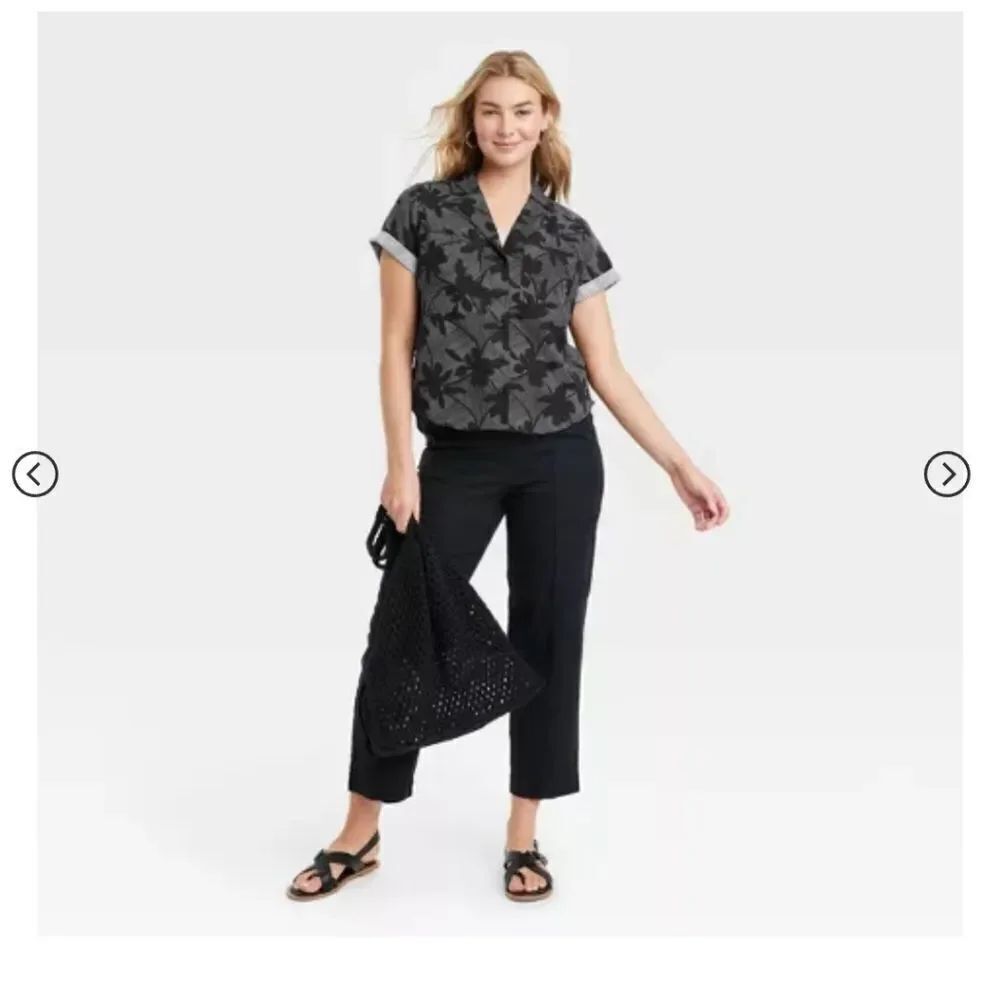 🆕♣️Short-Sleeve Collared Button-Down Shirt from Universal Thread